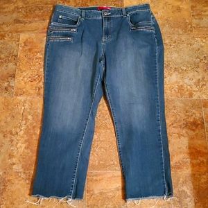 Jennifer Lopez Zipper Capri Jeans